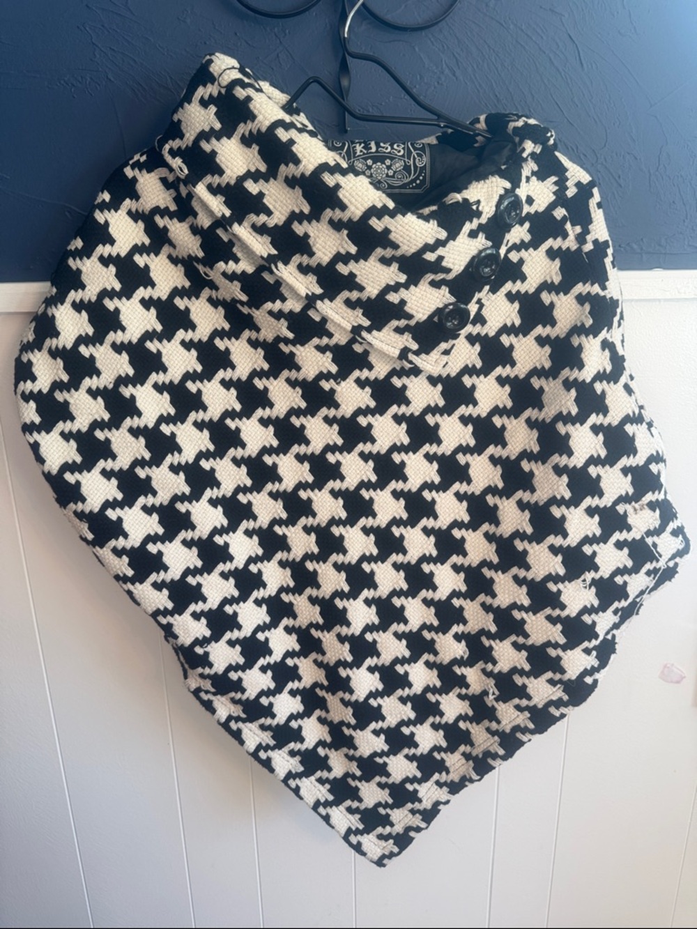 last kiss Black and White Houndstooth Button Cowl Poncho